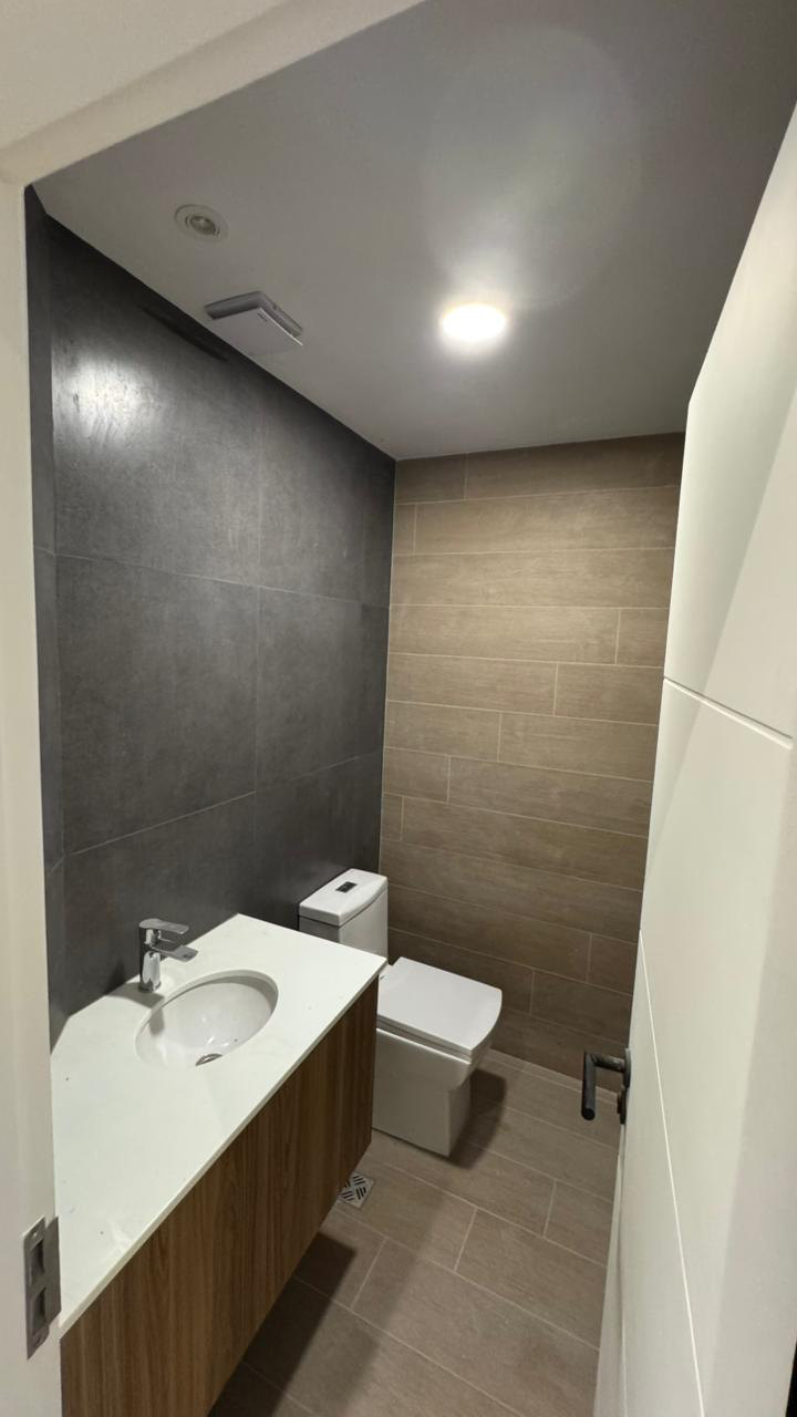 Segundo baño del departamento modelo